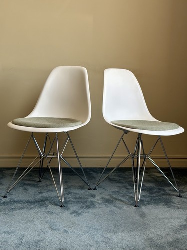 Eames plastic chair with - eames,